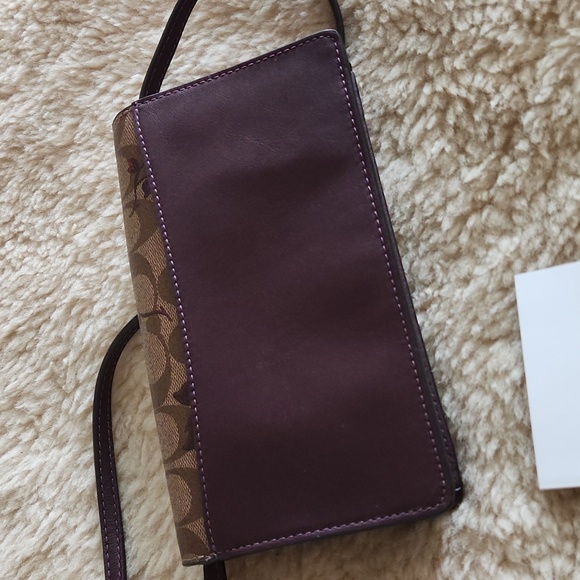 Beautiful NWT Coach Victorian Floral Hayden Berry Foldover Crossbody Clutch 🌺♥️ - Picture 7 of 17